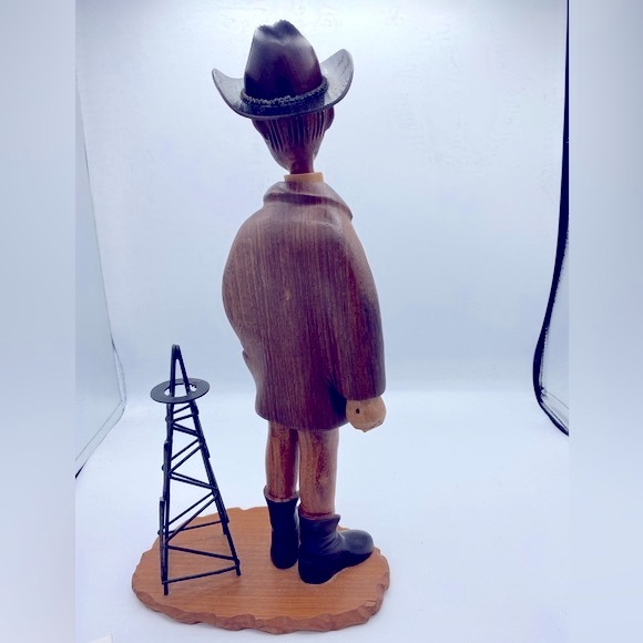 Vintage Rare Romer Italy Hand Craved Wood Figurine Of A Oil Man With Oil Rig - Picture 4 of 13